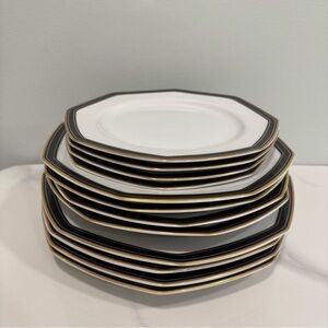 Elegant Black and Gold Rimmed Dinner Plates